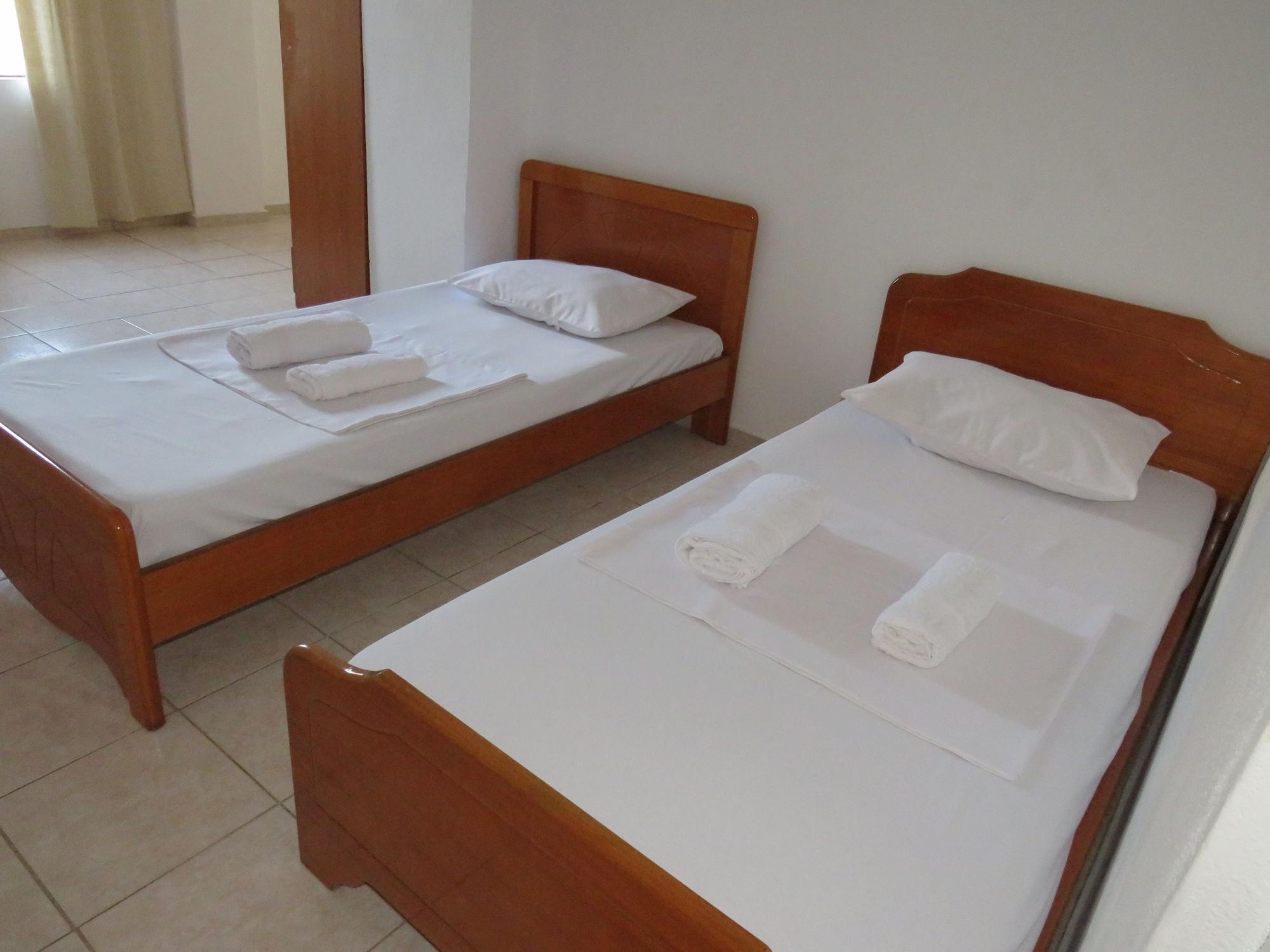 Casa Mia Hotel Sarandë Exteriör bild
