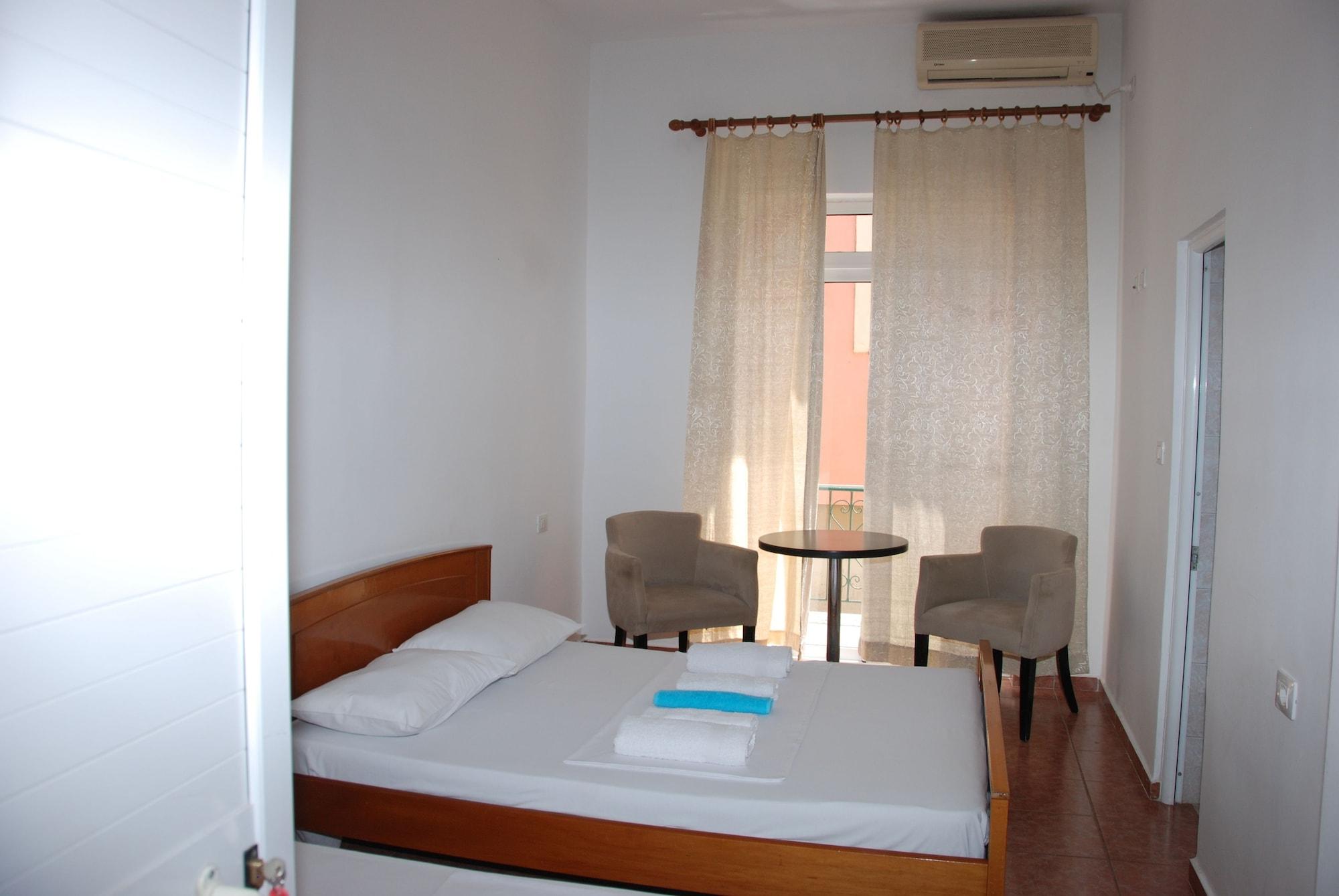 Casa Mia Hotel Sarandë Exteriör bild