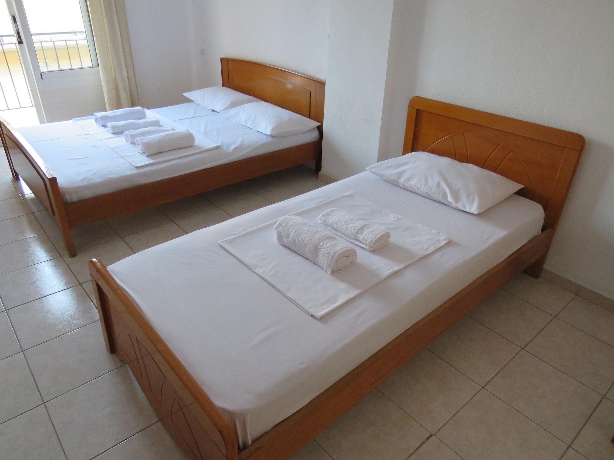 Casa Mia Hotel Sarandë Exteriör bild